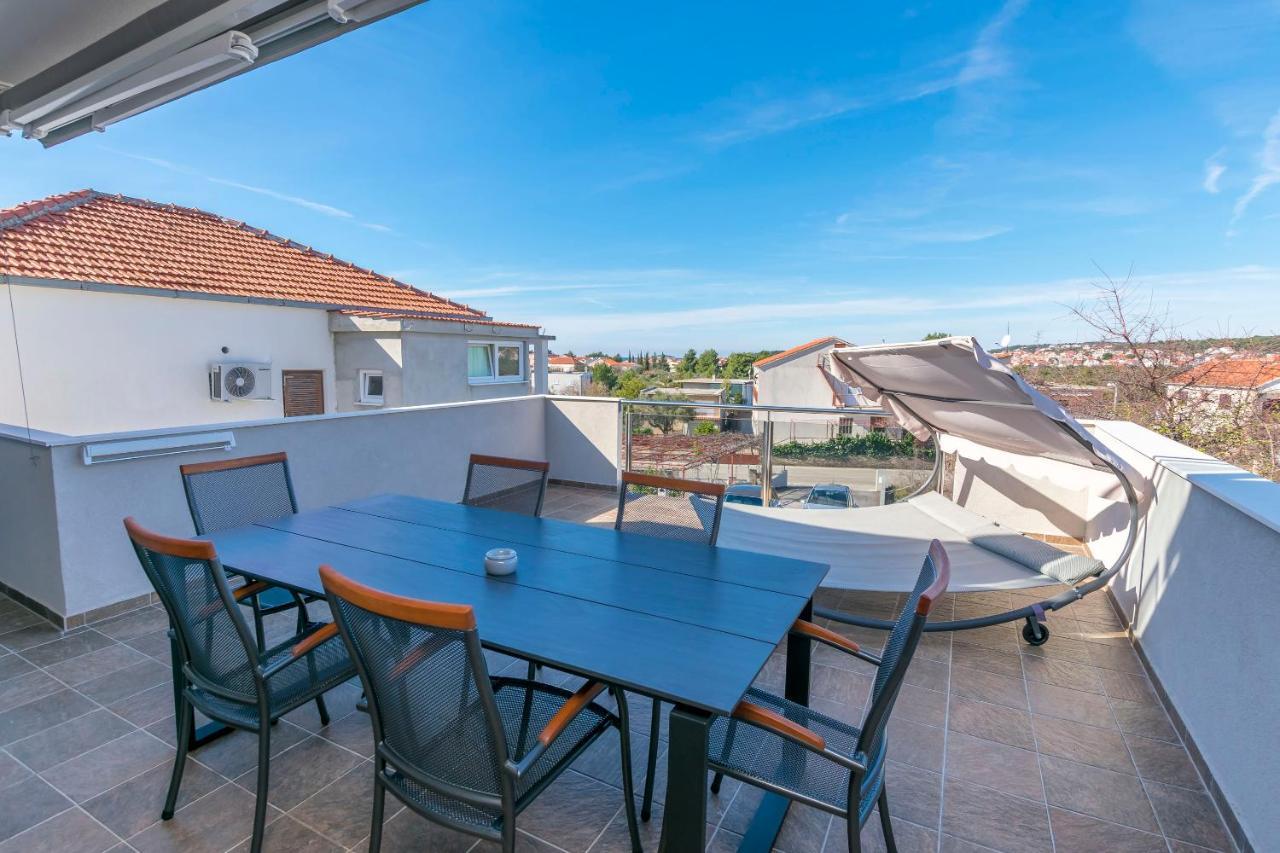 Apartments Visnja Рогозница Екстериор снимка