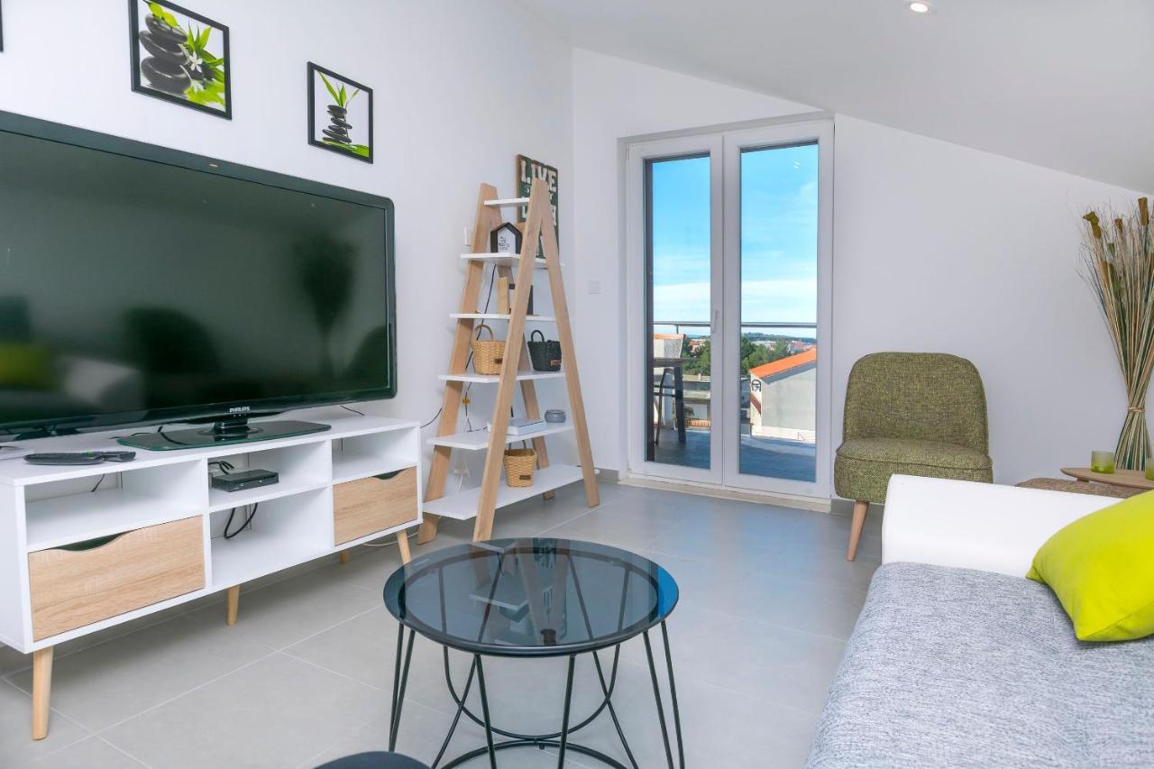 Apartments Visnja Рогозница Екстериор снимка
