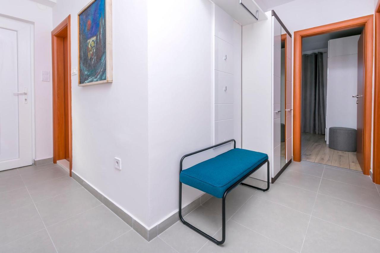 Apartments Visnja Рогозница Екстериор снимка