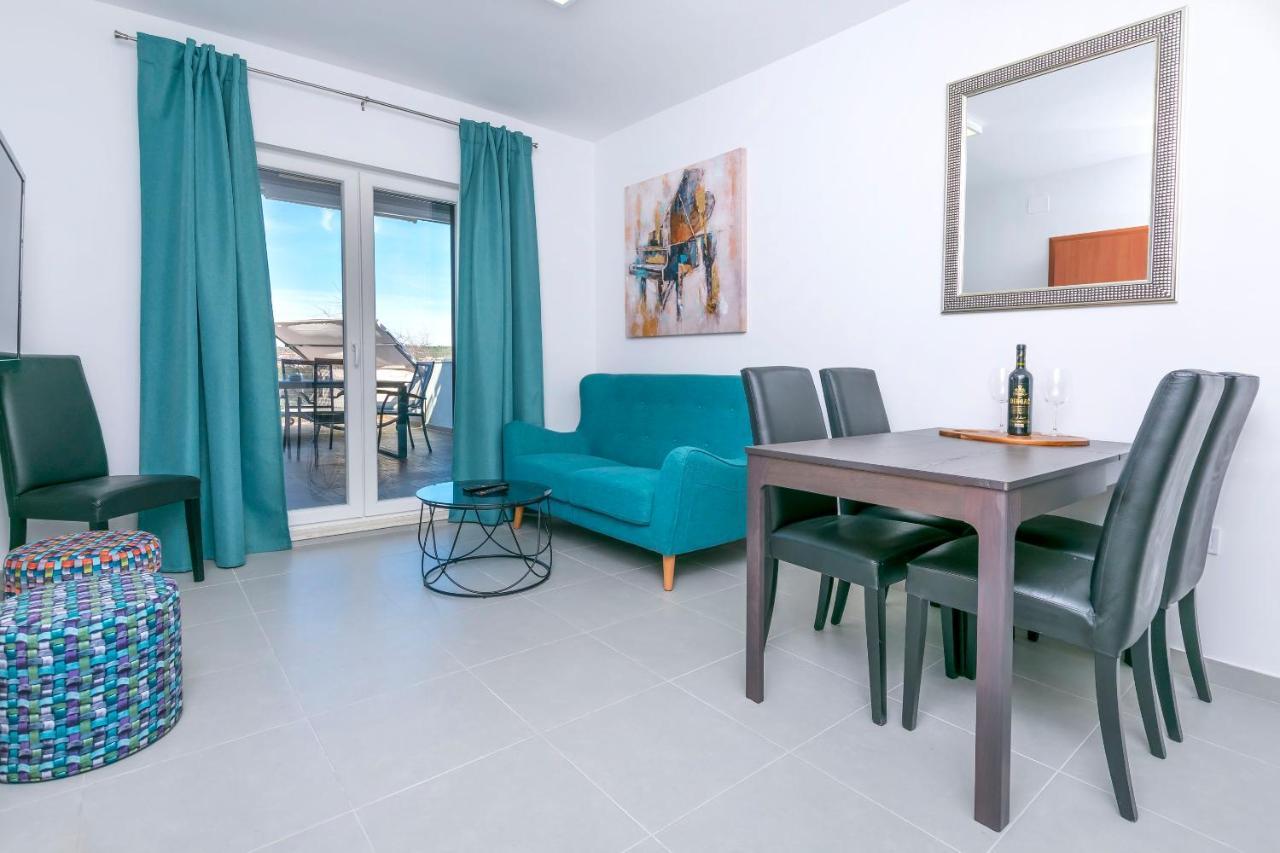 Apartments Visnja Рогозница Екстериор снимка