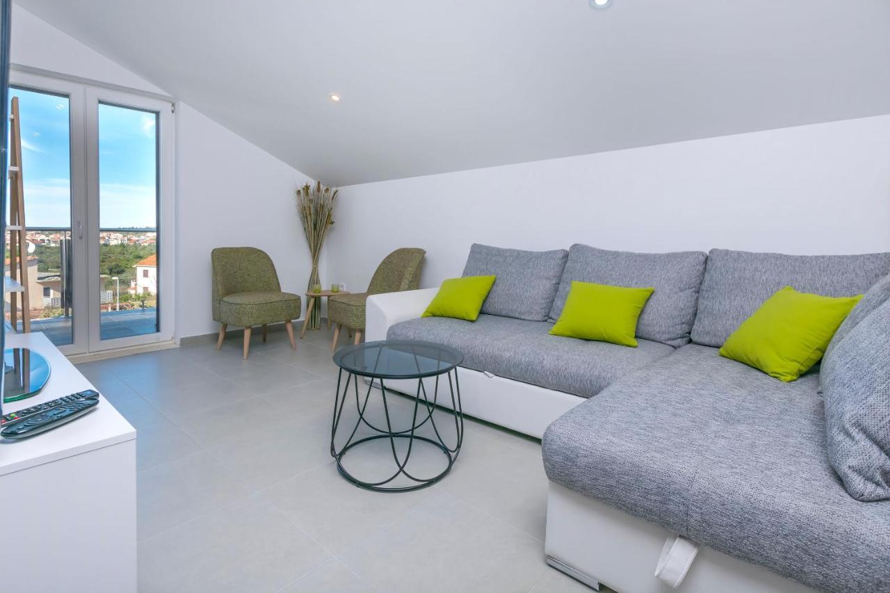 Apartments Visnja Рогозница Екстериор снимка